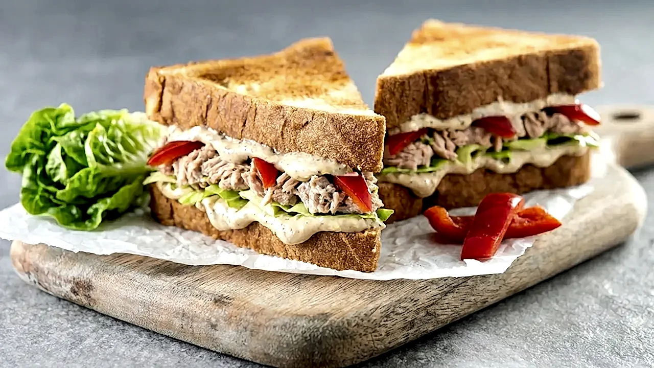 Trüflü Mayonezli ve Ton Balıklı Sandviç